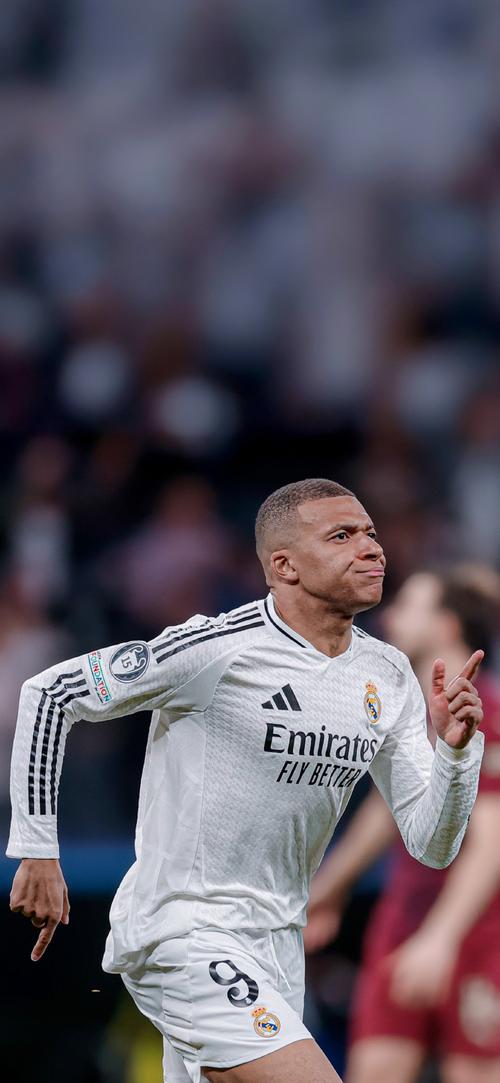 队报：里昂公布24／25赛季财报，俱乐部净亏损超2亿欧元