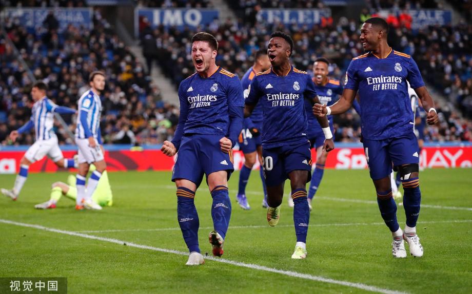 足球战术板：四种常见变化