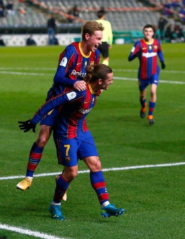 皇马齐达内战术显效4-1胜瓦伦西亚