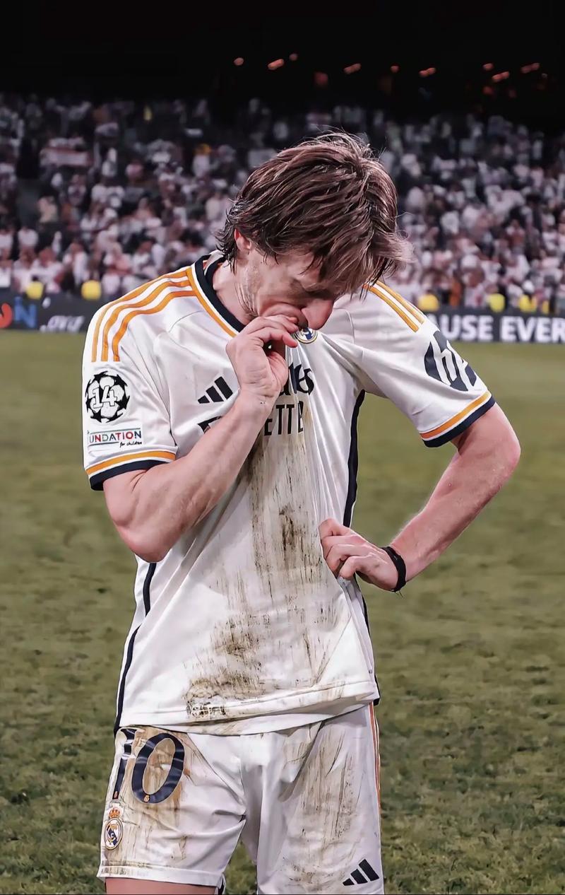 5拦截3解围，官方：赫拉芬贝赫当选利物浦vs国米一役全场最佳