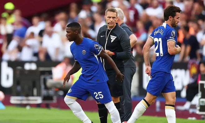 2-1,21岁英格兰新星绝杀,42岁德罗西率队胜乌迪内斯,迎意甲2连胜